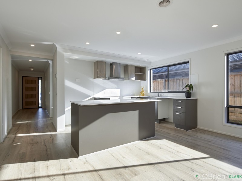 48 McCubbin Drive, Warragul VIC 3820