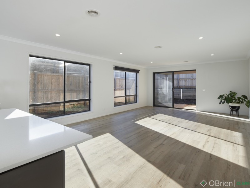 48 McCubbin Drive, Warragul VIC 3820