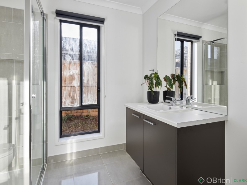 48 McCubbin Drive, Warragul VIC 3820