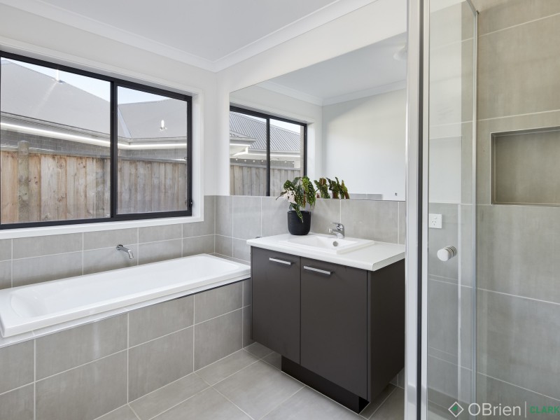 48 McCubbin Drive, Warragul VIC 3820