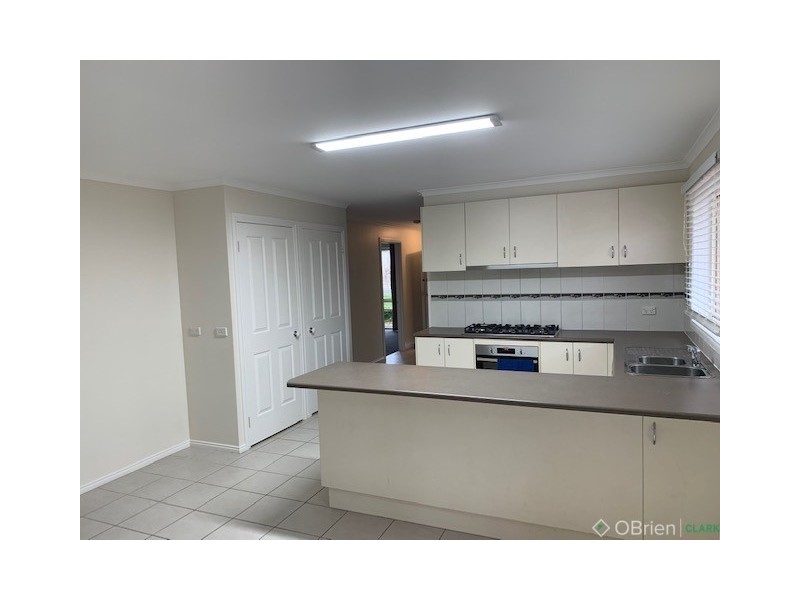 7 Sutherland Way, Drouin VIC 3818