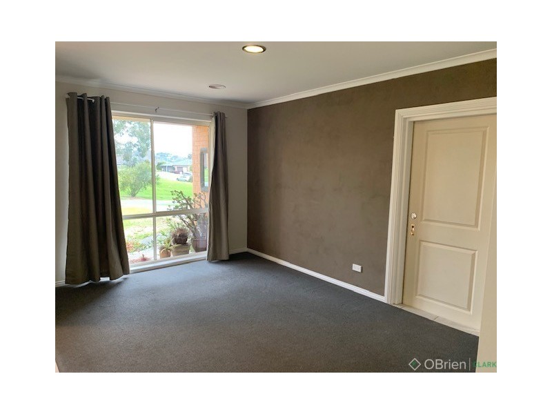 7 Sutherland Way, Drouin VIC 3818