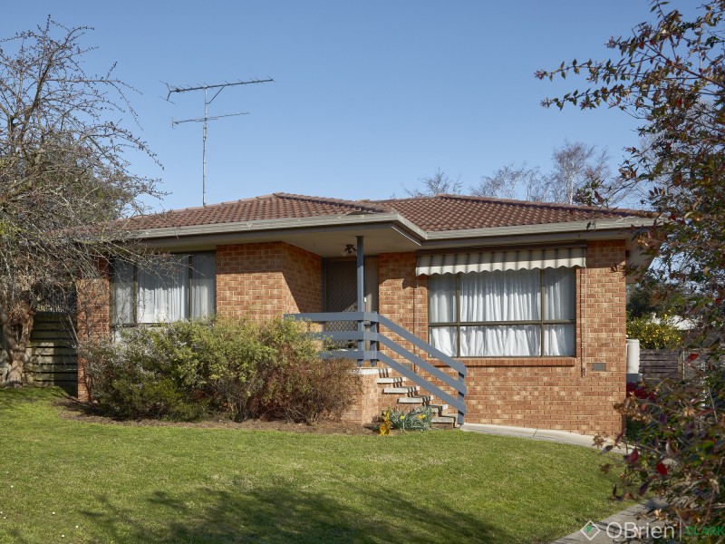 4 Phillips Court, Drouin VIC 3818