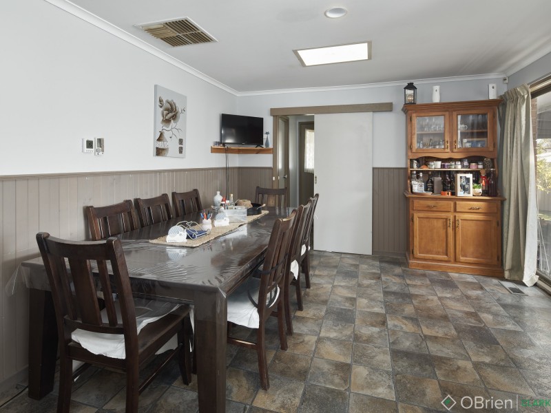 4 Phillips Court, Drouin VIC 3818