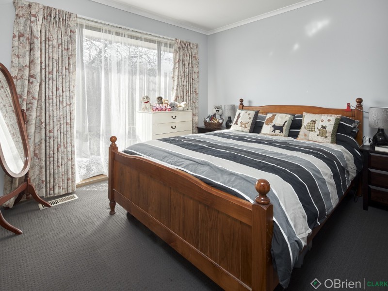 4 Phillips Court, Drouin VIC 3818