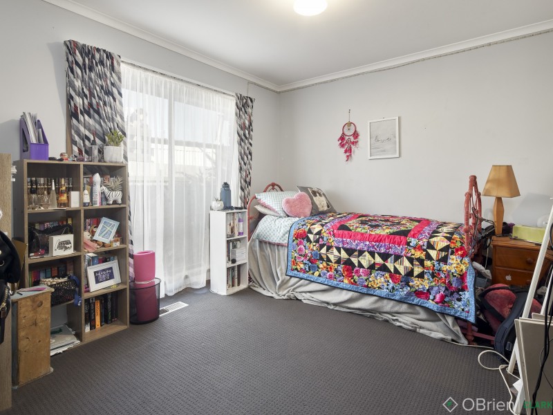 4 Phillips Court, Drouin VIC 3818