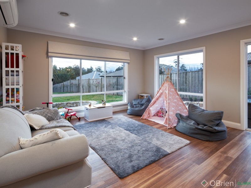 13 Waterview Close, Drouin VIC 3818