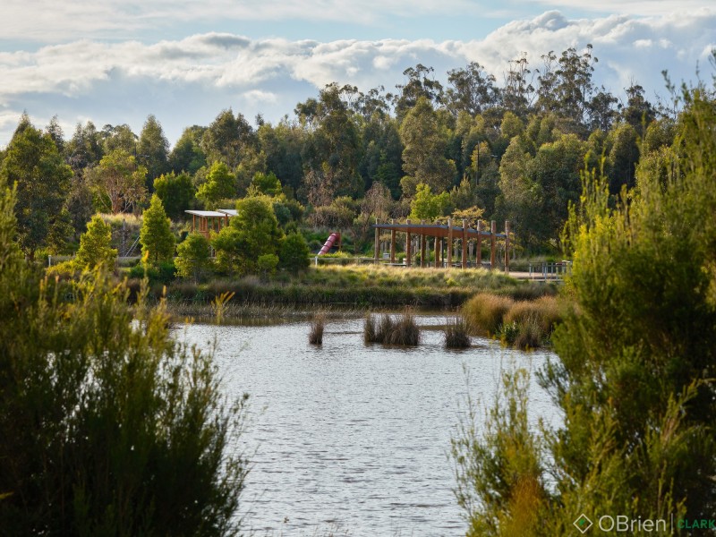 13 Waterview Close, Drouin VIC 3818