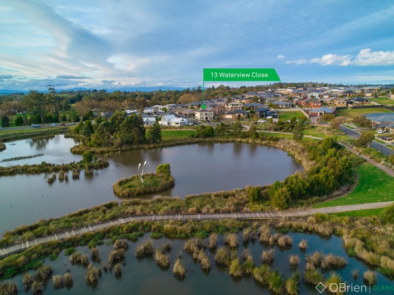 13 Waterview Close, Drouin VIC 3818