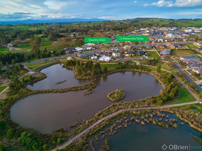 13 Waterview Close, Drouin VIC 3818