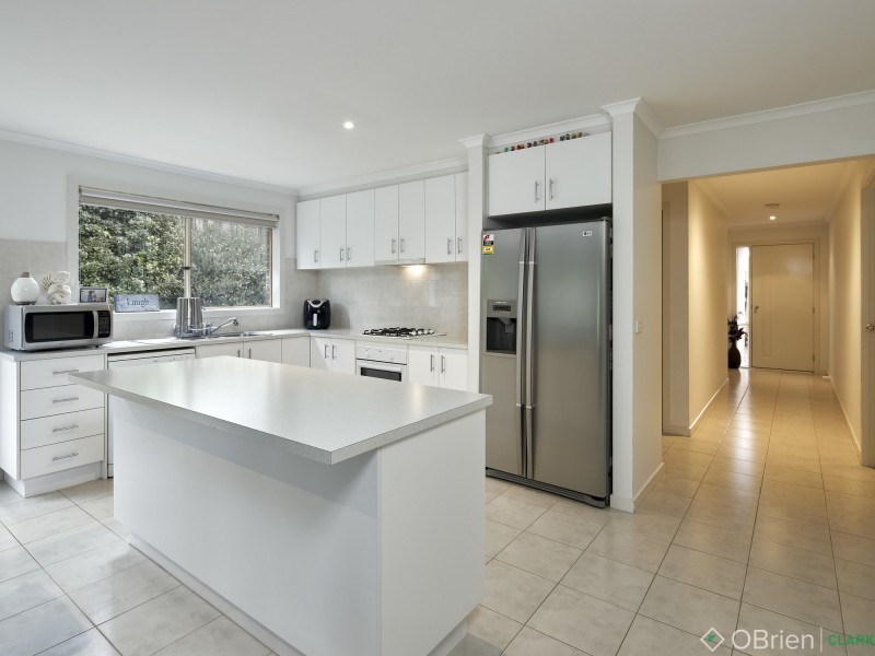 5 Eucalypt Court, Drouin VIC 3818