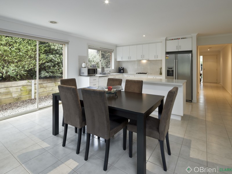 5 Eucalypt Court, Drouin VIC 3818