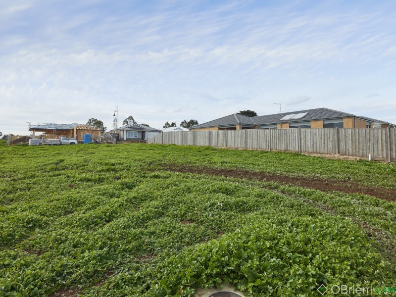 13 Downton Street, Warragul VIC 3820