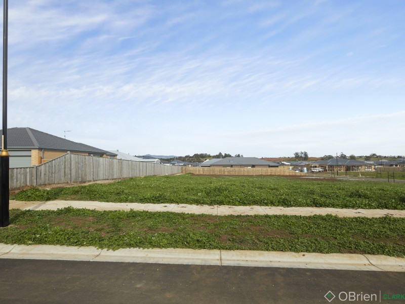 13 Downton Street, Warragul VIC 3820