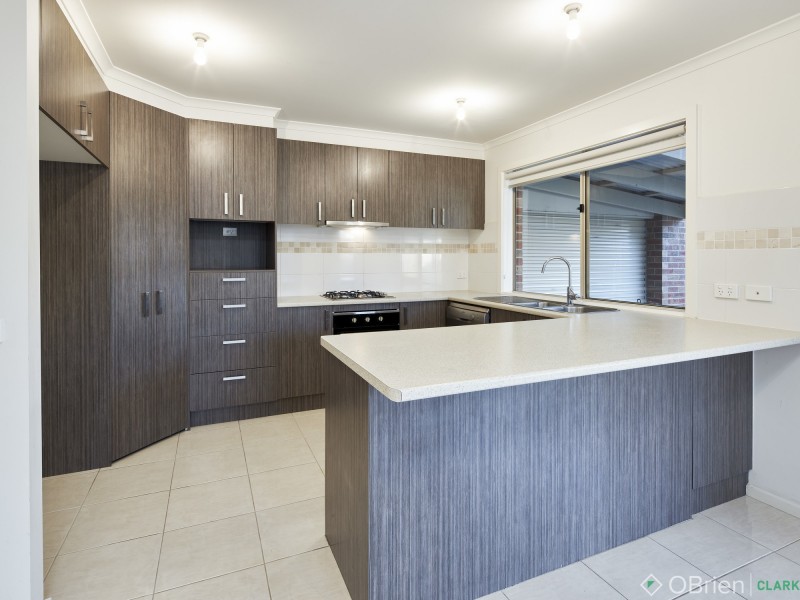 30 Shakespeare Court, Drouin VIC 3818