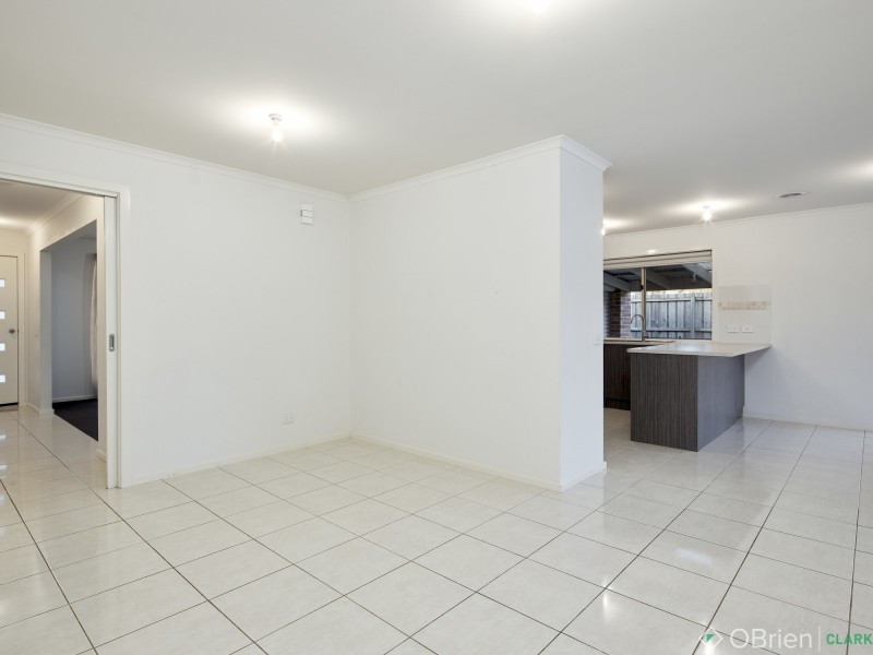 30 Shakespeare Court, Drouin VIC 3818