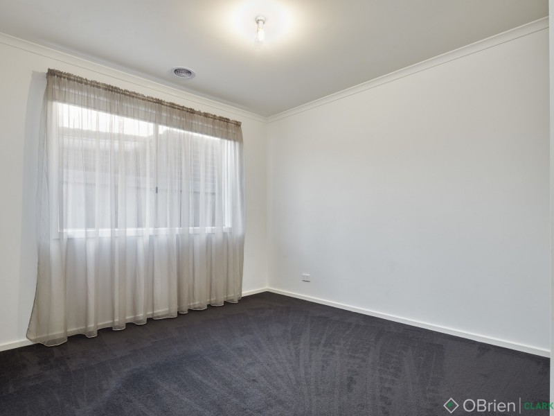 30 Shakespeare Court, Drouin VIC 3818