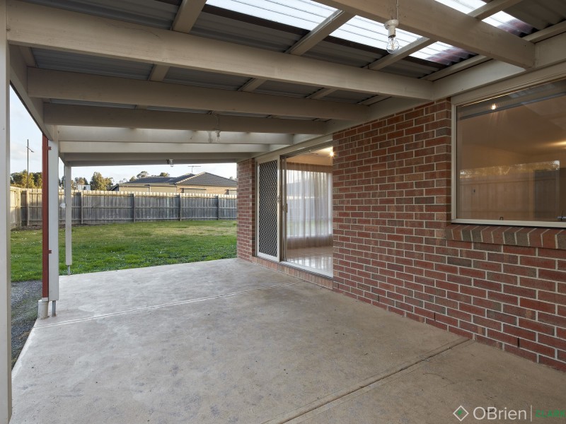 30 Shakespeare Court, Drouin VIC 3818