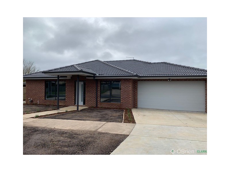 1/14 Hopetoun Road, Drouin VIC 3818