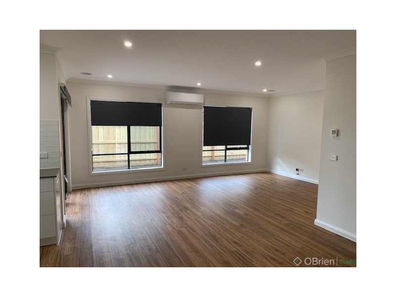 1/14 Hopetoun Road, Drouin VIC 3818