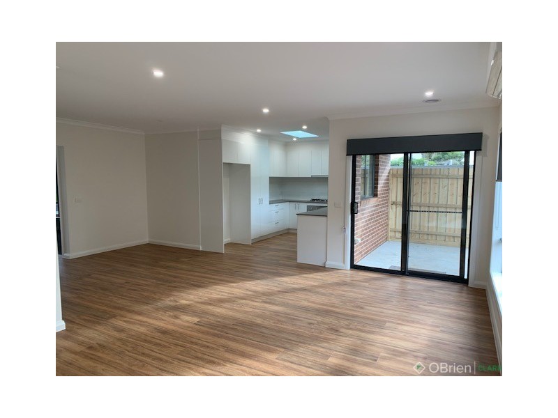 1/14 Hopetoun Road, Drouin VIC 3818