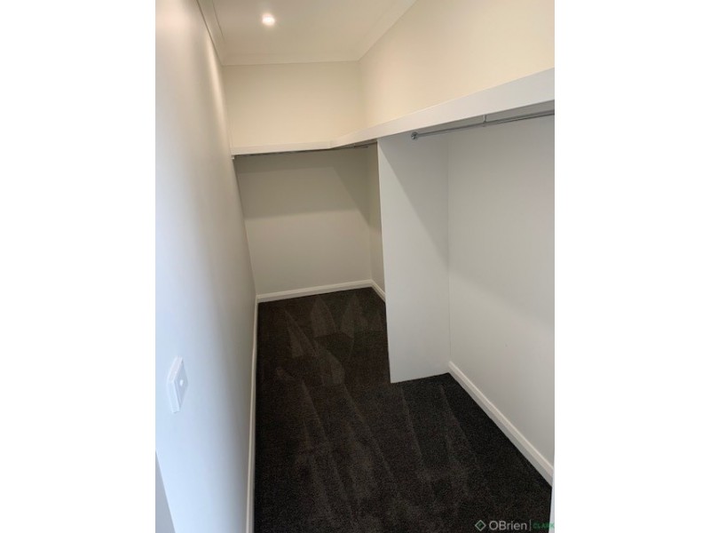 1/14 Hopetoun Road, Drouin VIC 3818