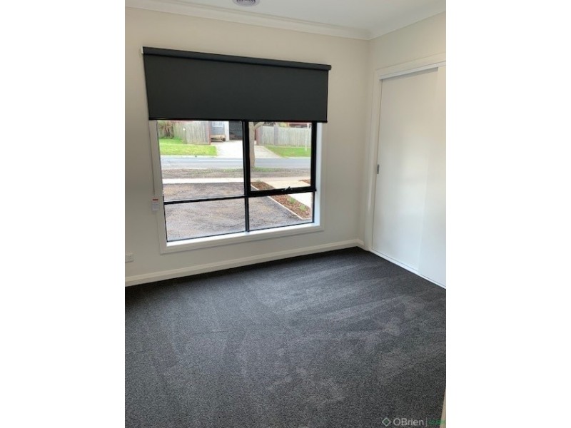 1/14 Hopetoun Road, Drouin VIC 3818