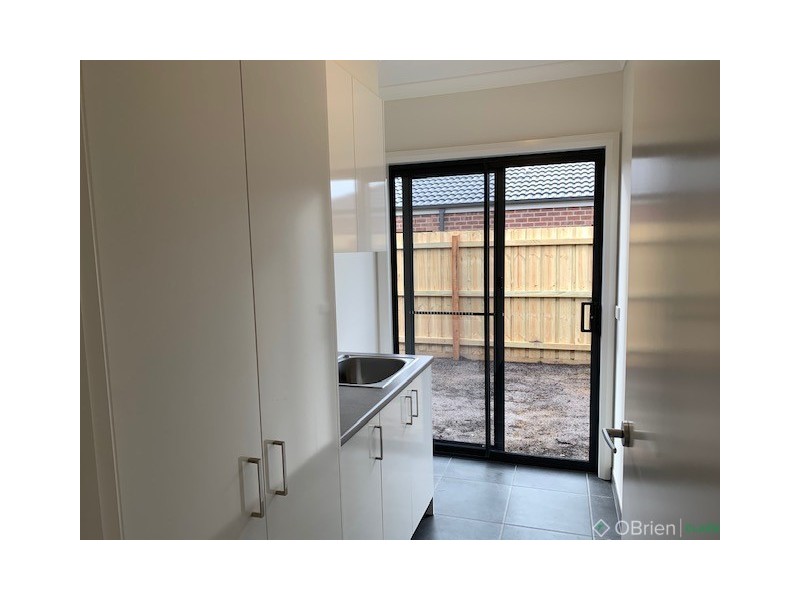 1/14 Hopetoun Road, Drouin VIC 3818