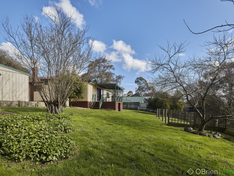 2 Silbys Road, Darnum VIC 3822
