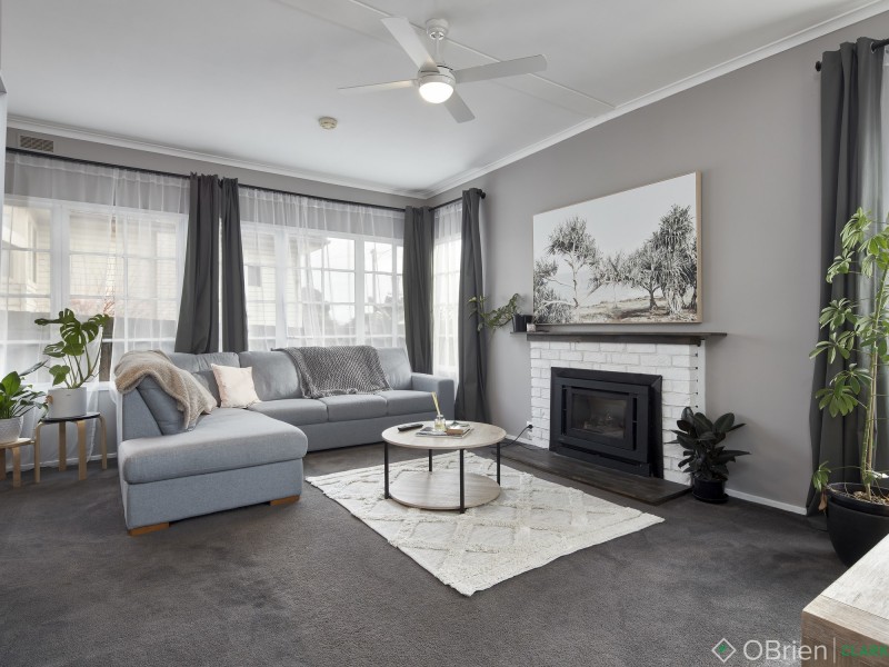 6 Lardner Road, Drouin VIC 3818