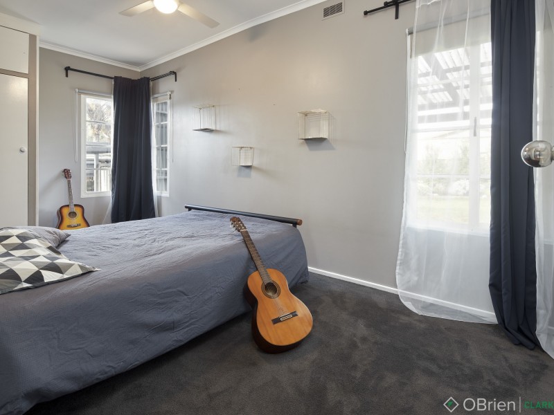 6 Lardner Road, Drouin VIC 3818