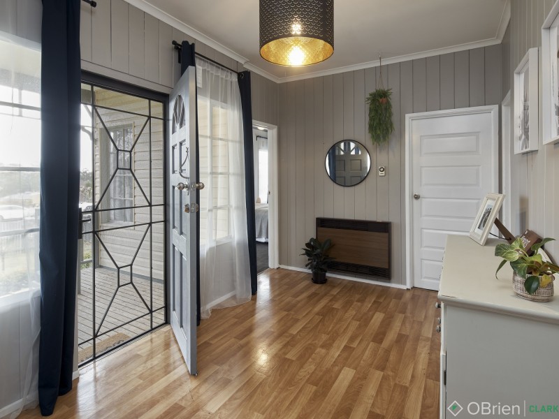 6 Lardner Road, Drouin VIC 3818