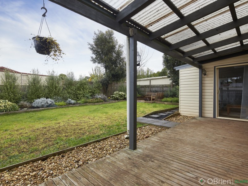 6 Lardner Road, Drouin VIC 3818