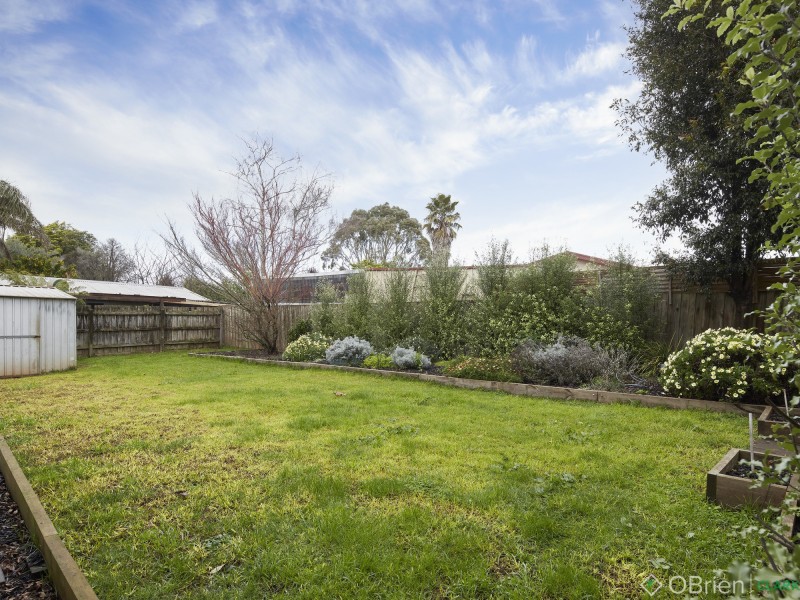 6 Lardner Road, Drouin VIC 3818