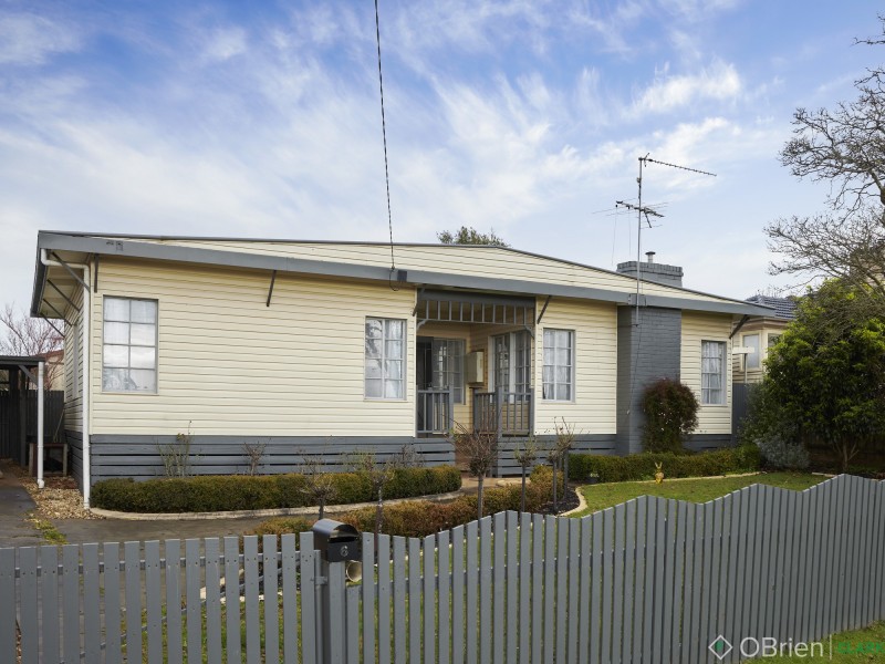 6 Lardner Road, Drouin VIC 3818