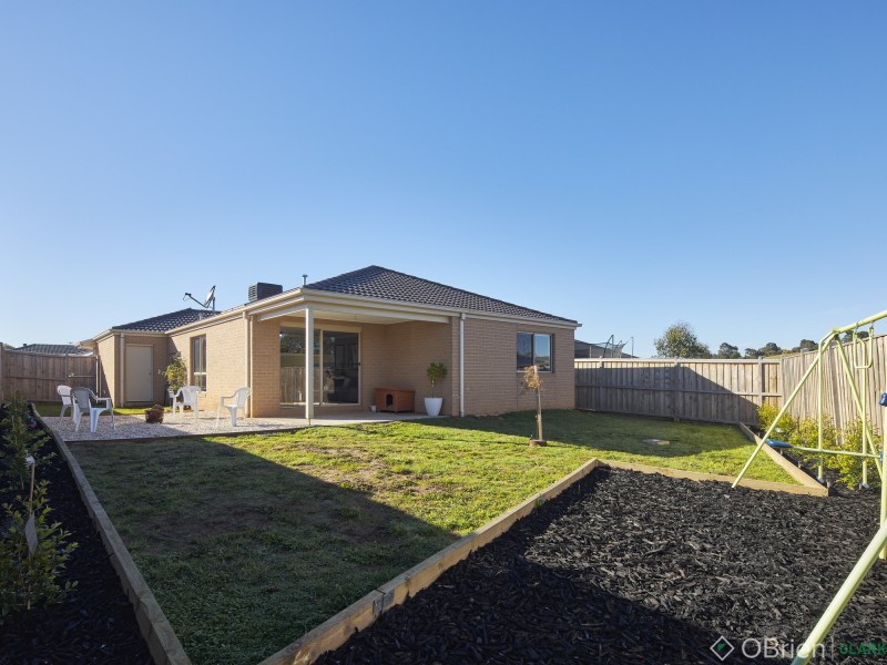 17 Nolan Drive, Warragul VIC 3820