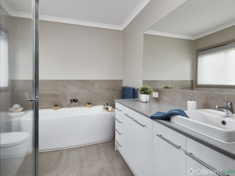 42 Dawson Drive, Warragul VIC 3820