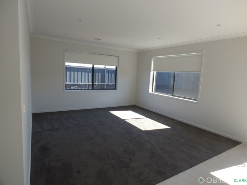 2 Sunnybrook Avenue, Warragul VIC 3820