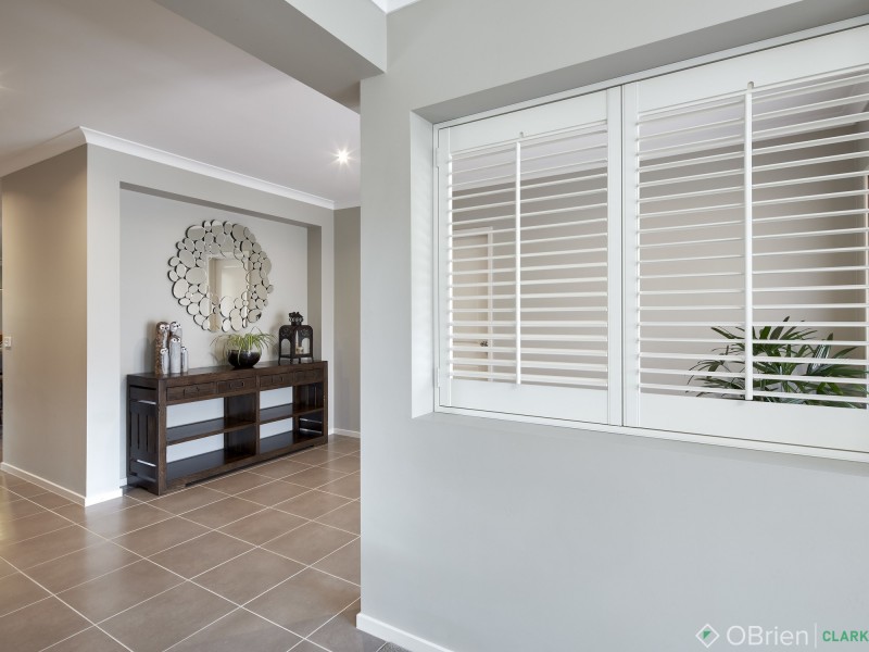 5 Namel Court, Drouin VIC 3818