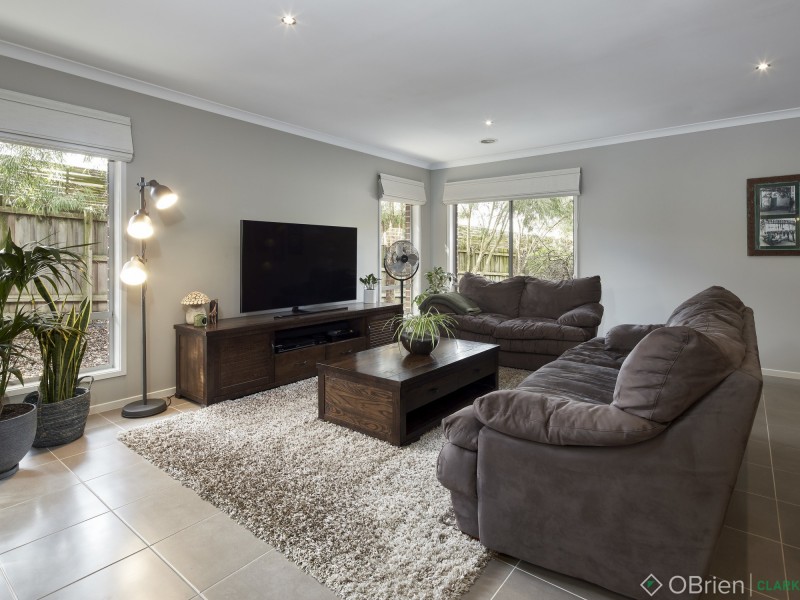 5 Namel Court, Drouin VIC 3818