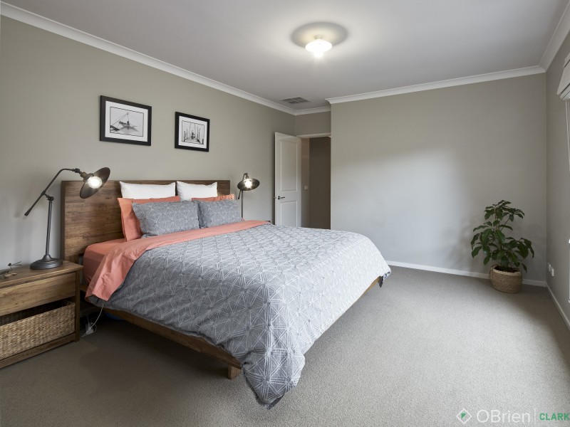 5 Namel Court, Drouin VIC 3818