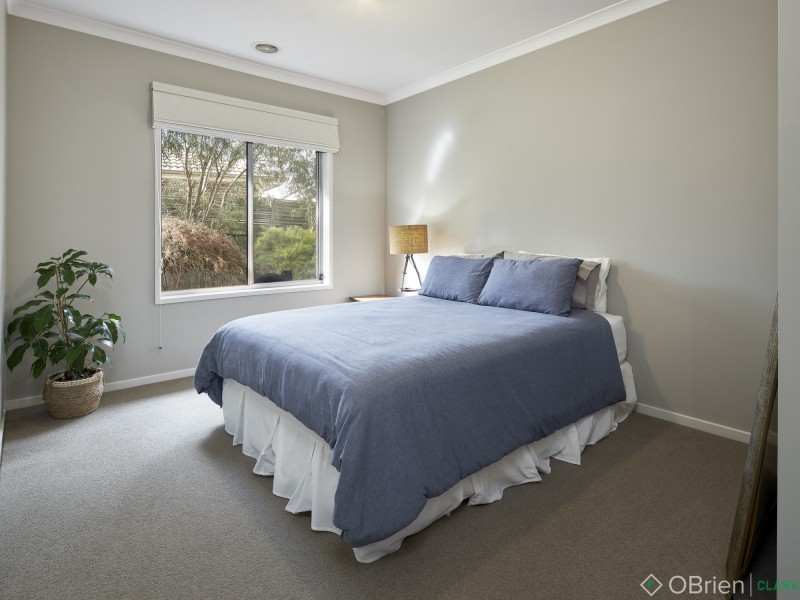 5 Namel Court, Drouin VIC 3818