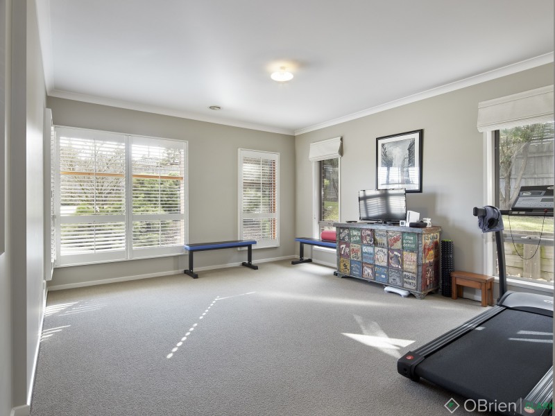 5 Namel Court, Drouin VIC 3818