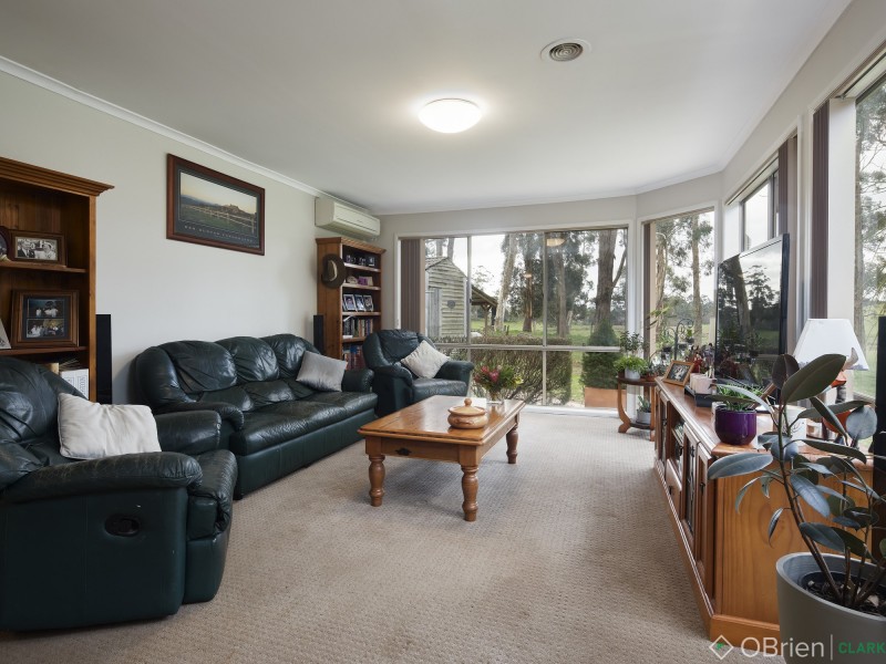 6 Andrew Court, Drouin VIC 3818