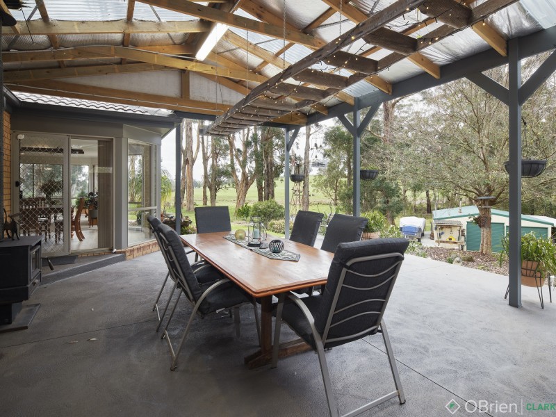 6 Andrew Court, Drouin VIC 3818