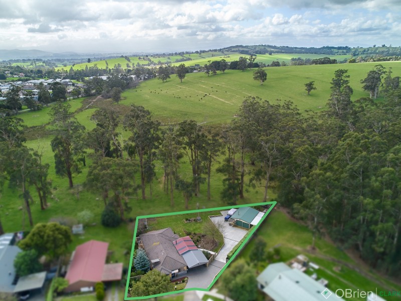 6 Andrew Court, Drouin VIC 3818