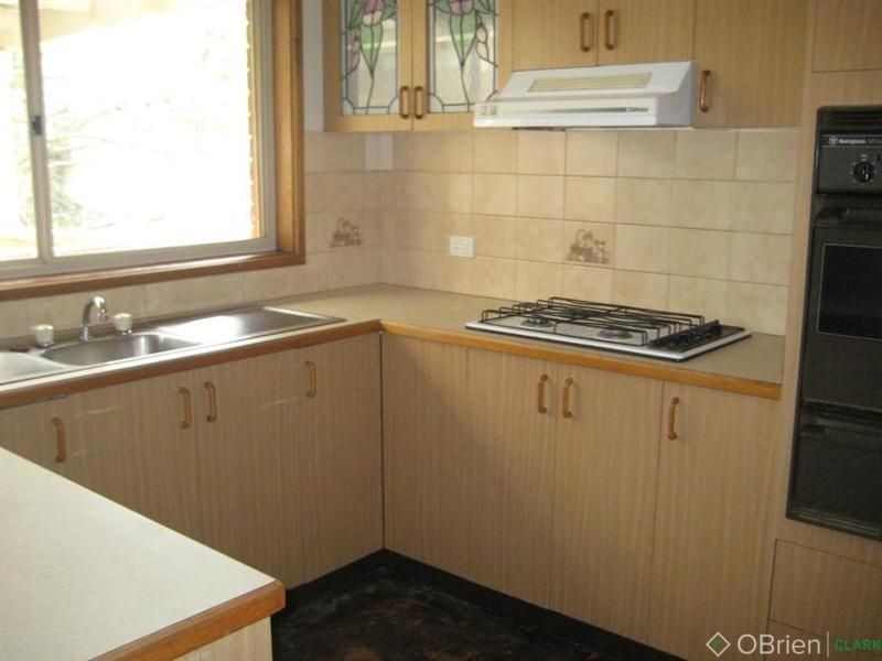 42 Calway Street, Drouin VIC 3818