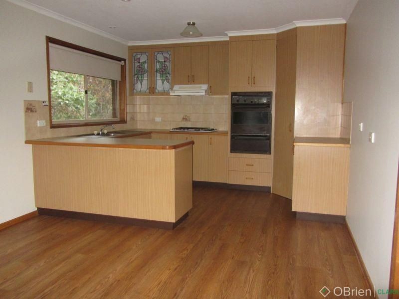 42 Calway Street, Drouin VIC 3818