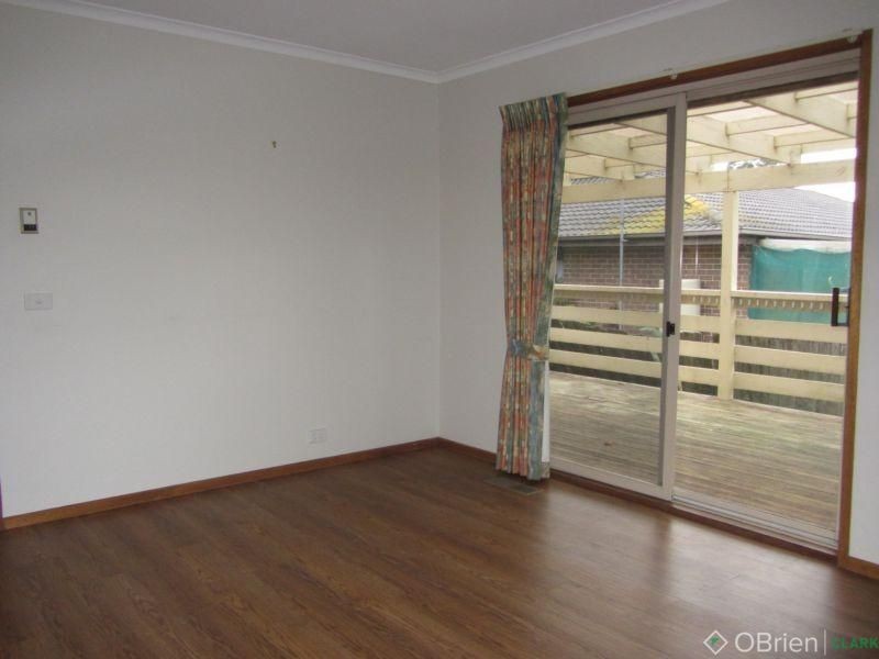42 Calway Street, Drouin VIC 3818