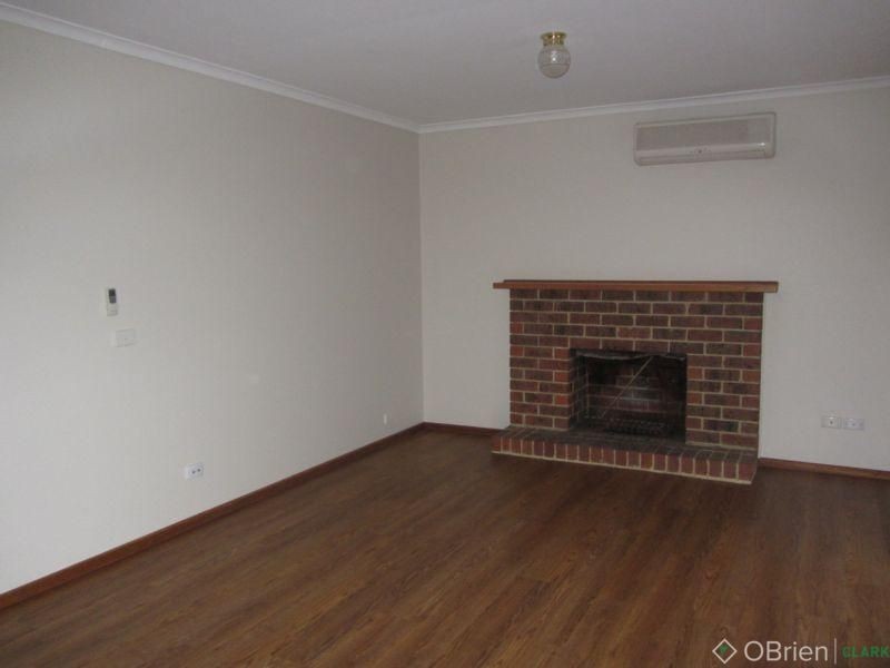 42 Calway Street, Drouin VIC 3818